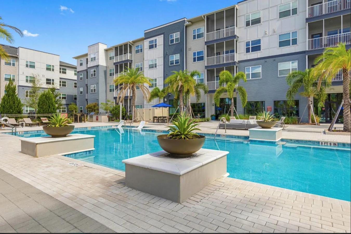 Landing At The Henry Luxury Apartments - 2 Bedrooms In Sanford Extérieur photo